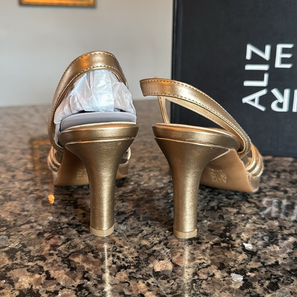 Naturalizer Brenta bronze pearl 3” slingback strappy heel NIB 12M - Picture 4 of 10